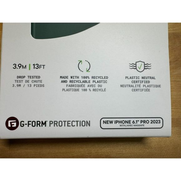 iPhone 15 Pro clckr Carbon case in GREEN with MagSafe Great Phone Case! - Picture 5 of 8